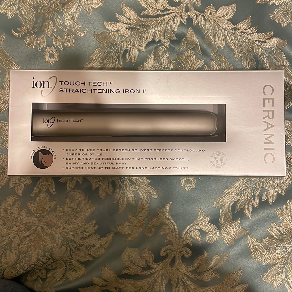 Ion ceramic flat iron